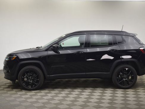 New 2026 Jeep Compass Latitude image 13