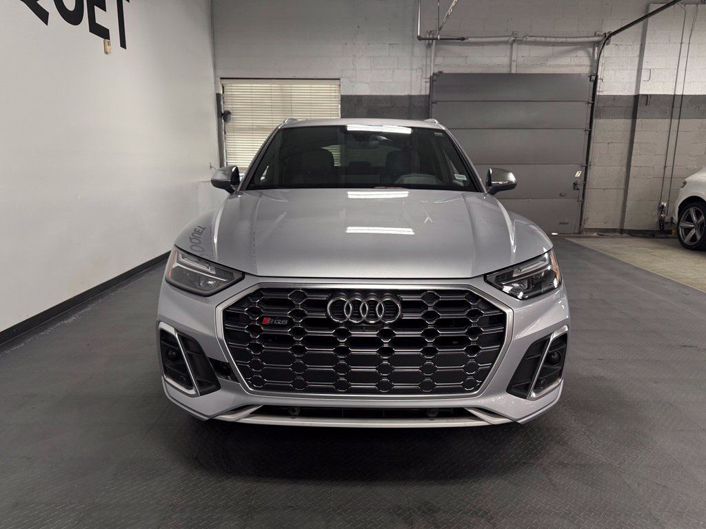 Used 2023 Audi SQ5 Premium Plus w/ Premium Plus Package AWD/4WD image 3
