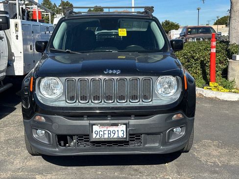 Used 2016 Jeep Renegade Latitude w/ Popular Equipment Group image 4