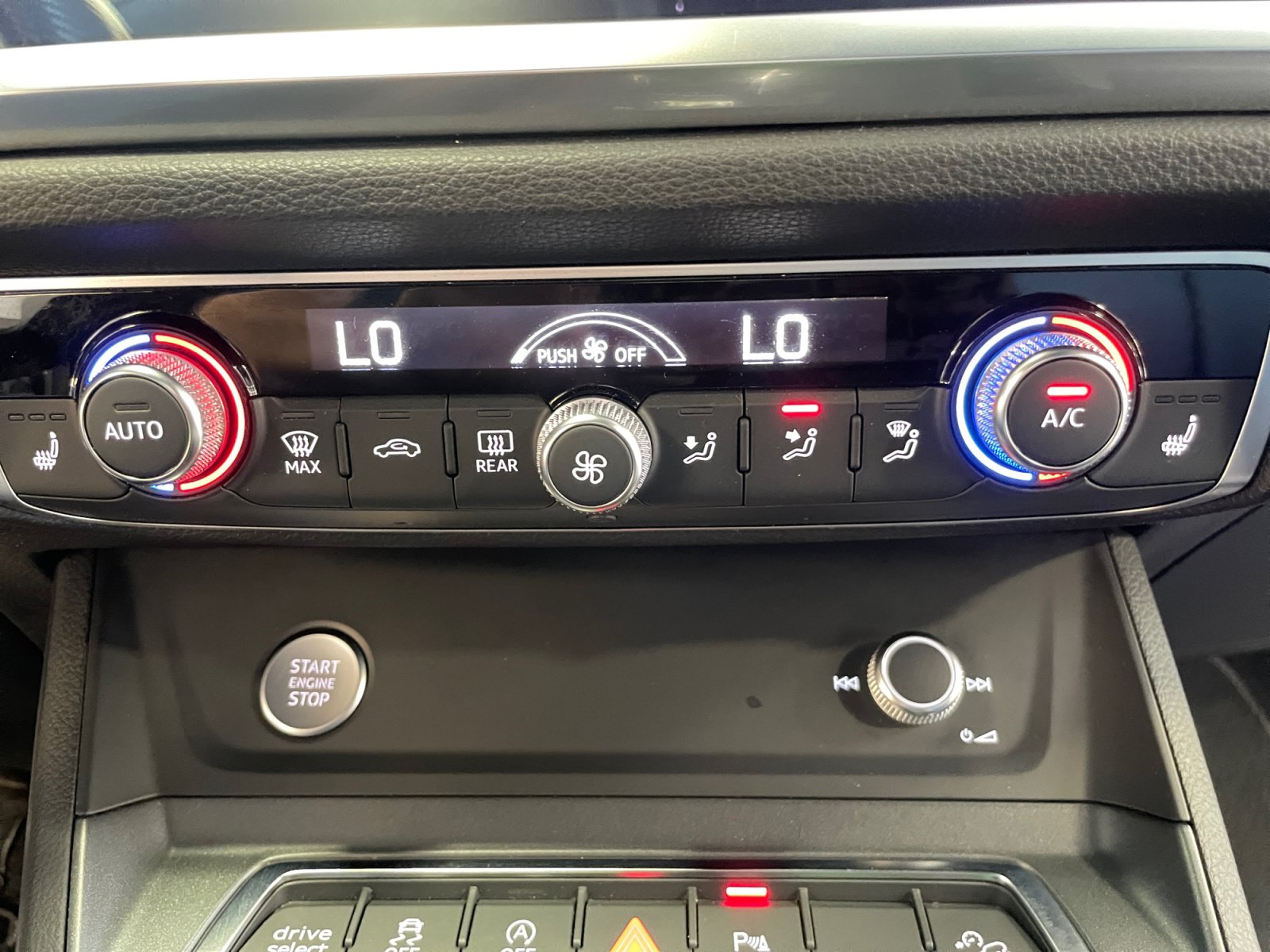 Used 2019 Audi Q3 2.0T Premium Plus w/ Premium Plus Package AWD/4WD image 18