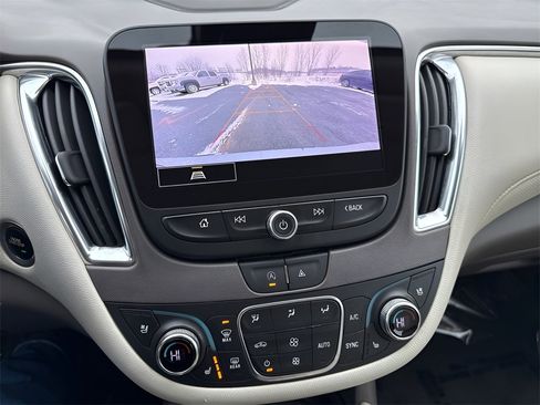 Used 2024 Chevrolet Malibu LT image 24