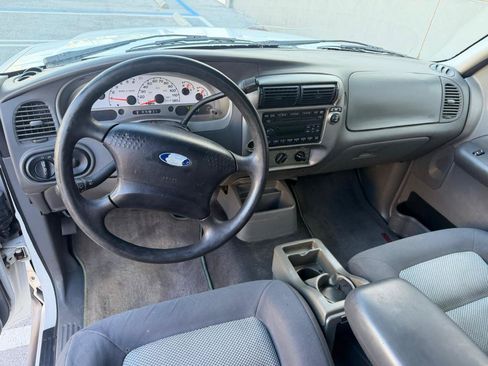 Used 2005 Ford Explorer Sport Trac XLT RWD image 16