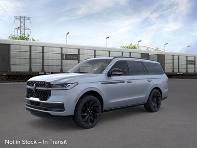 New 2025 Lincoln Navigator Reserve w/ Jet Appearance Package