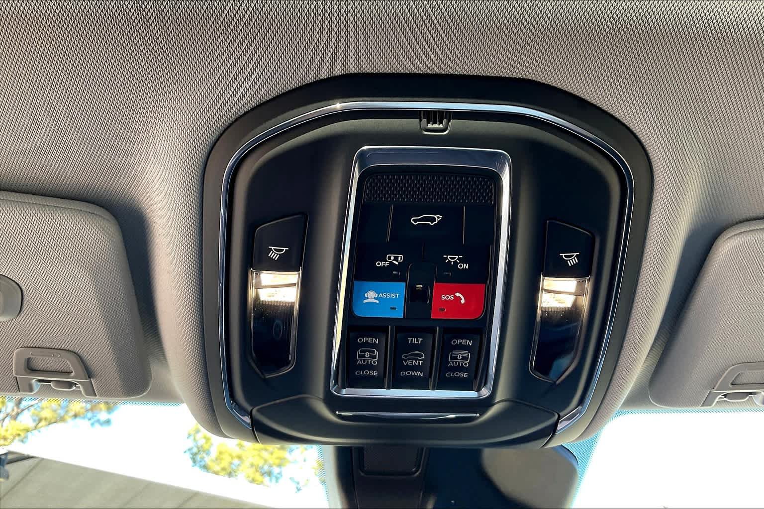 Used 2023 Jeep Grand Cherokee 4WD 4xe w/ Luxury Tech Group II image 20