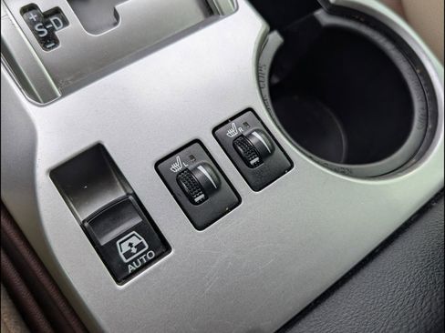 Used 2022 Toyota 4Runner SR5 Premium image 18