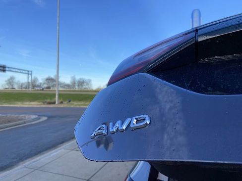 Used 2025 Honda Pilot EX-L image 16