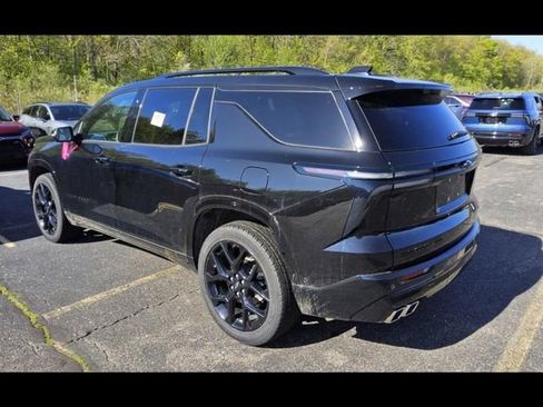 Used 2024 Chevrolet Traverse RS w/ LPO, Floor Liner Package AWD/4WD image 4