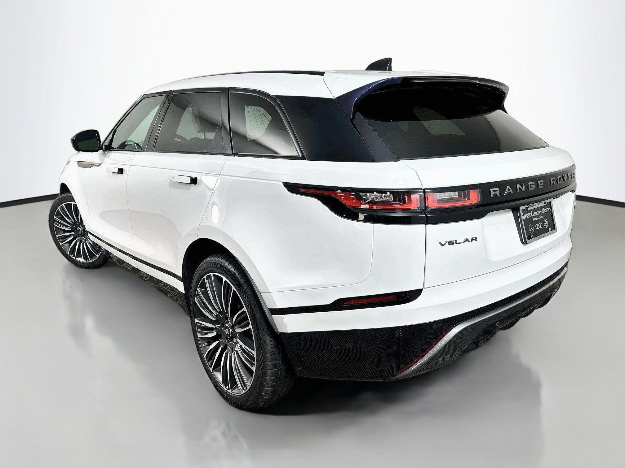 Used 2022 Land Rover Range Rover Velar R-Dynamic S AWD/4WD image 5