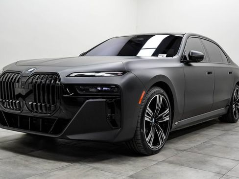 Used 2023 BMW i7 xDrive60 AWD/4WD image 6