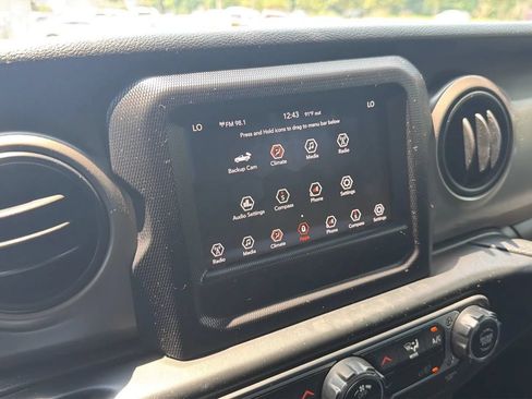 Used 2020 Jeep Gladiator Sport w/ Quick Order Package 24S AWD/4WD image 13