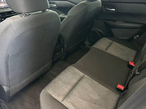 Used 2024 Nissan Rogue SV AWD/4WD image 14