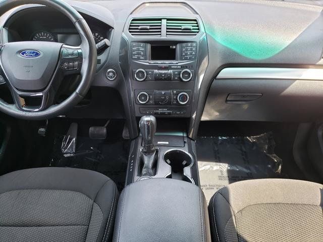 Used 2019 Ford Explorer XLT AWD/4WD image 15