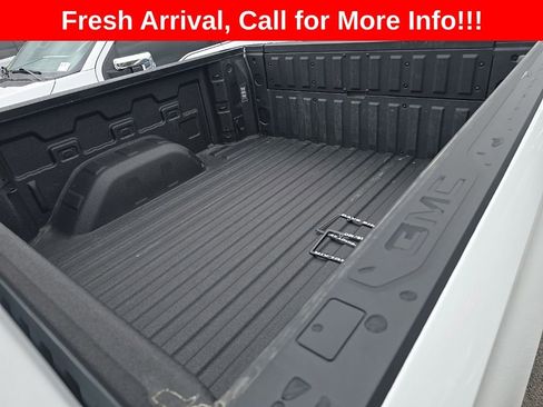 Used 2025 GMC Sierra 1500 AT4 w/ Technology Package AWD/4WD image 25