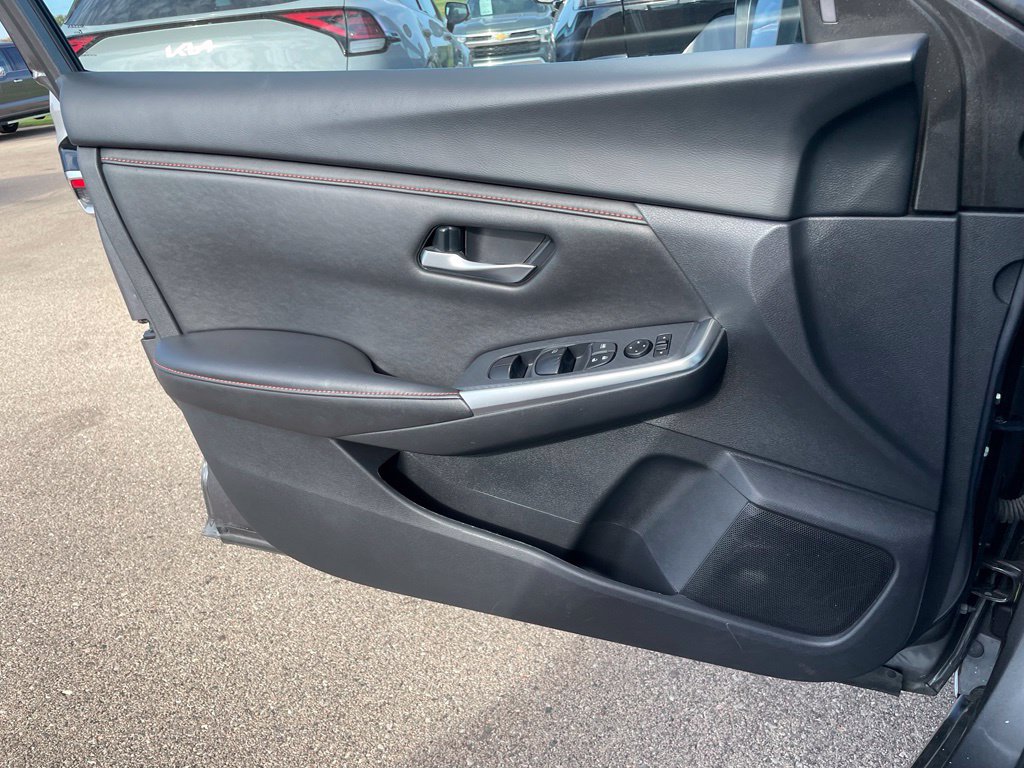 Used 2025 Nissan Sentra SR FWD image 38