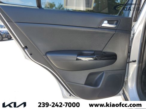 Used 2018 Kia Sportage EX w/ EX Premium Package FWD image 12