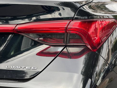 Used 2019 Toyota Avalon Limited w/ Advanced Safety Package FWD image 28