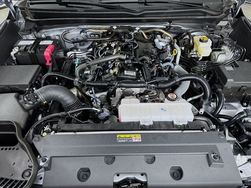 Certified 2025 Toyota Tacoma SR5 AWD/4WD image 29