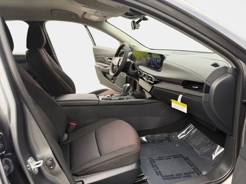 Used 2026 Nissan Sentra SR w/ Floor Mat Package FWD image 13