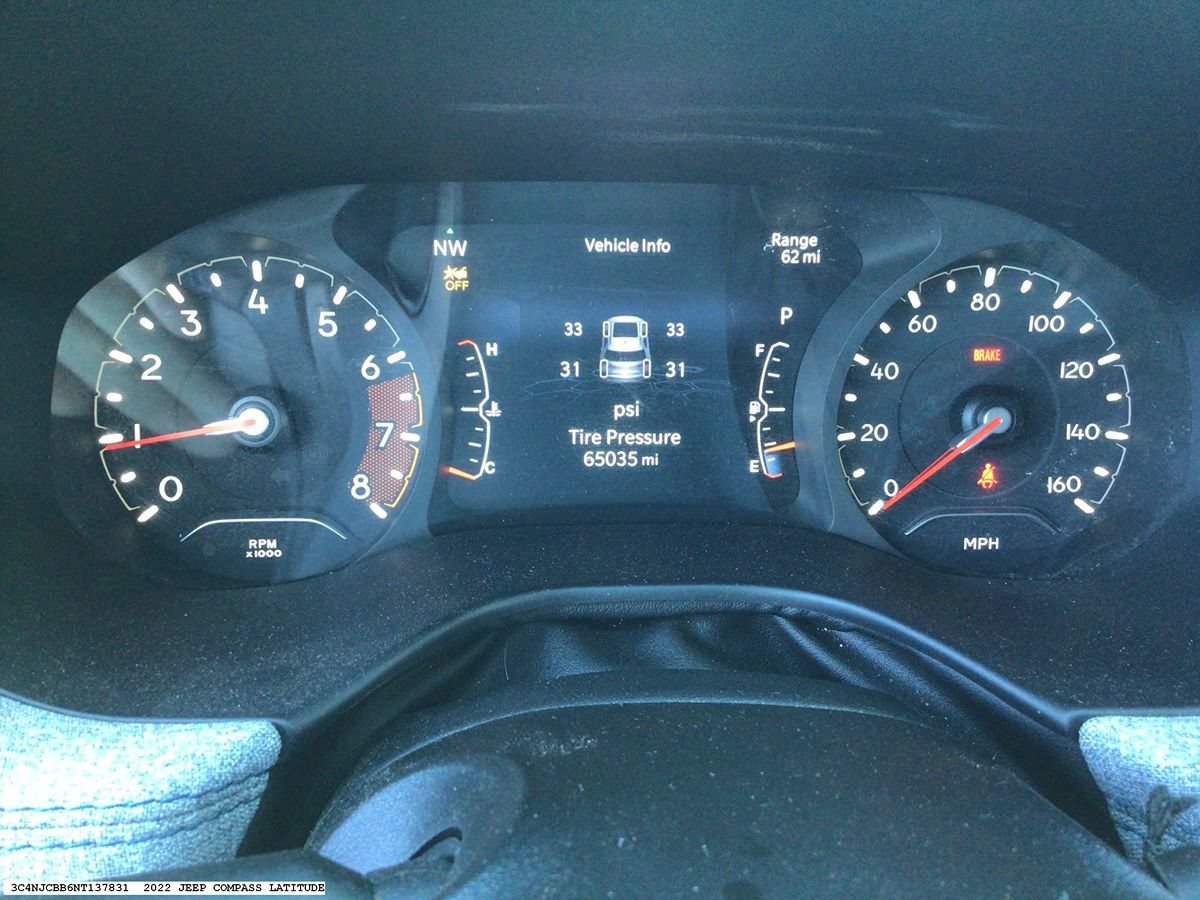 Used 2022 Jeep Compass Latitude w/ Sun and Sound Group FWD image 9