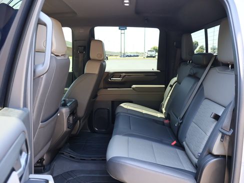 Used 2025 Chevrolet Silverado 2500 ZR2 AWD/4WD image 25
