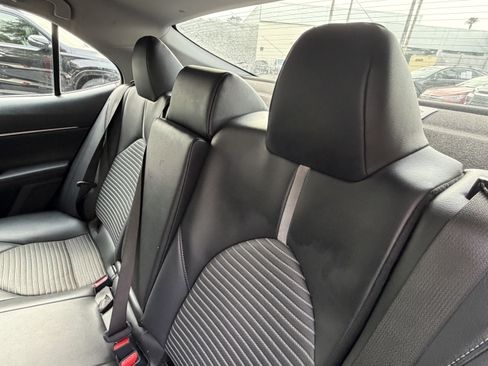Used 2021 Toyota Camry SE FWD image 33