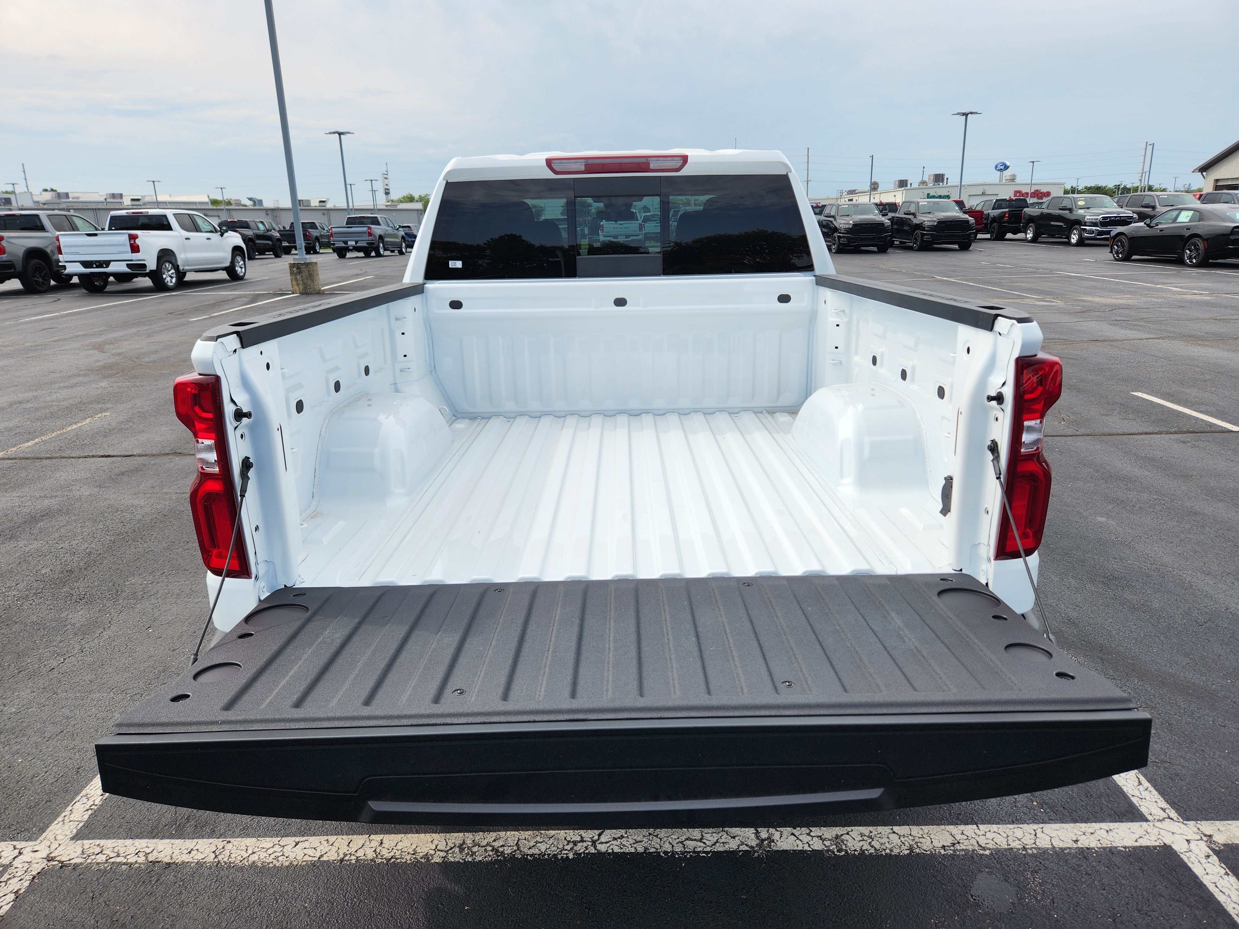 New 2026 Chevrolet Silverado 1500 RST w/ Convenience Package II AWD/4WD image 7