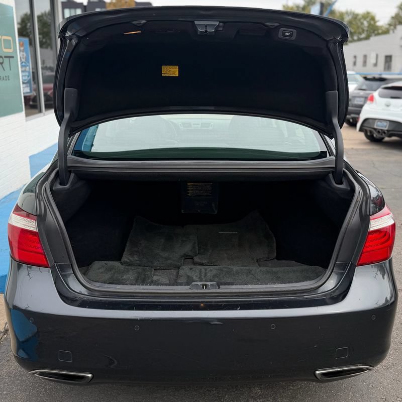 Used 2007 Lexus LS 460 RWD image 10
