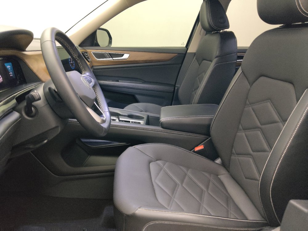Used 2024 Volkswagen Atlas SE FWD image 17