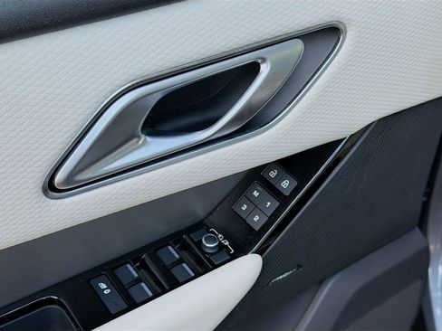 Used 2022 Land Rover Range Rover Velar R-Dynamic S image 23