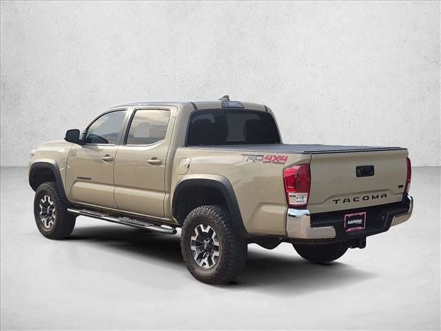 Used 2018 Toyota Tacoma TRD Off-Road AWD/4WD image 7
