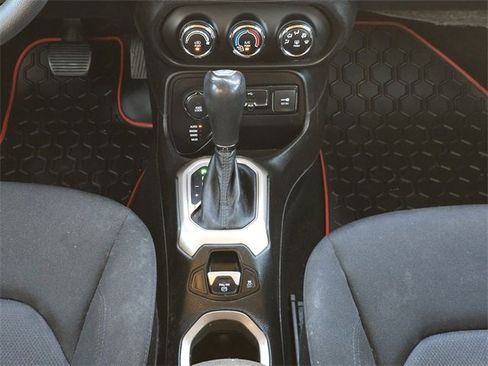 Used 2017 Jeep Renegade Sport w/ Power & Air Group image 21