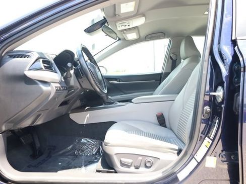 Used 2021 Toyota Camry SE w/ Cold Weather Package AWD/4WD image 13