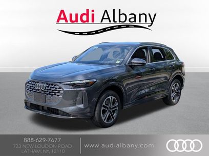 Used 2025 Audi Q5 Premium w/ Convenience Package