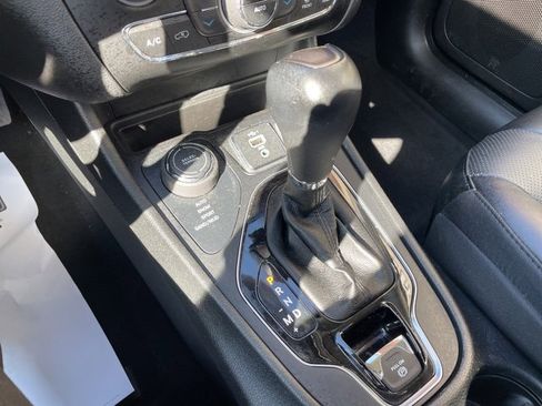 Certified 2022 Jeep Cherokee Limited image 22