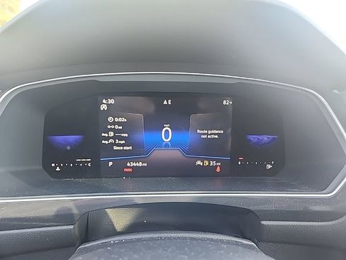 Used 2023 Volkswagen Tiguan SE R-Line image 13