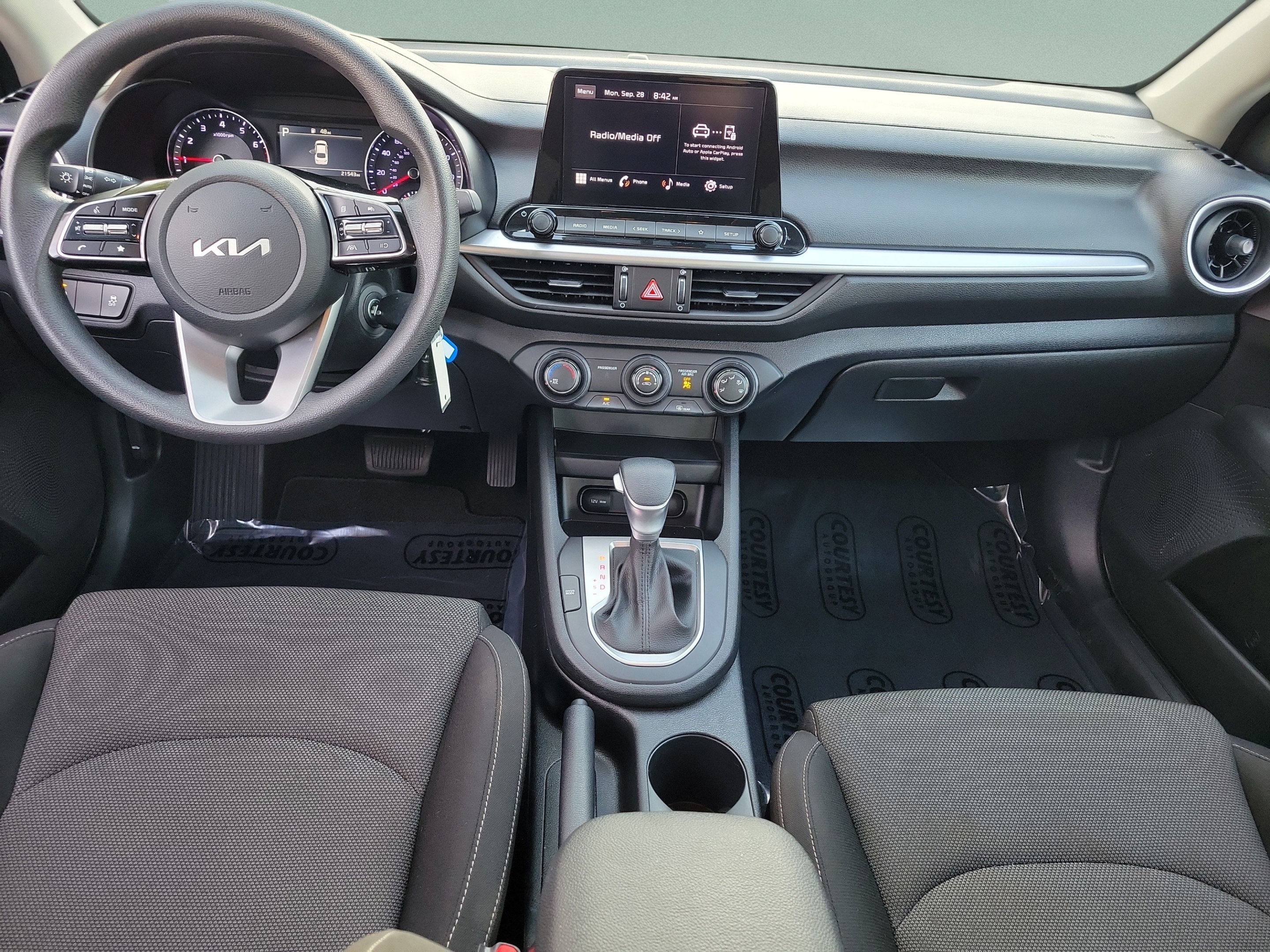 Used 2024 Kia Forte LXS w/ LXS Technology Package FWD image 10