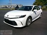 Used 2025 Toyota Camry LE image 5