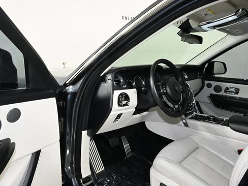 Used 2019 Rolls-Royce Cullinan image 54