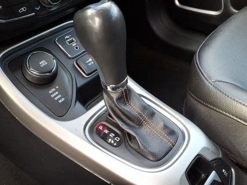 Used 2021 Jeep Compass Latitude image 14