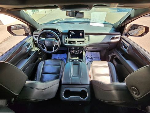 Used 2022 Chevrolet Suburban Z71 w/ Luxury Package image 18