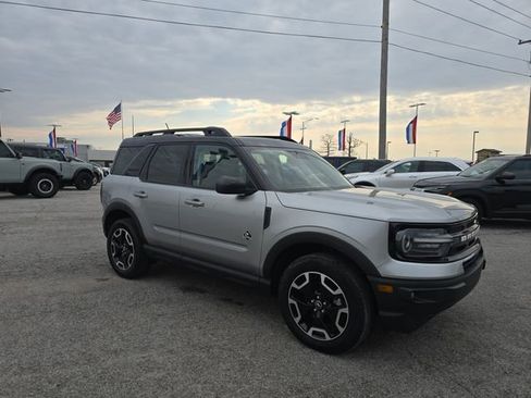 Used 2023 Ford Bronco Sport Outer Banks image 3