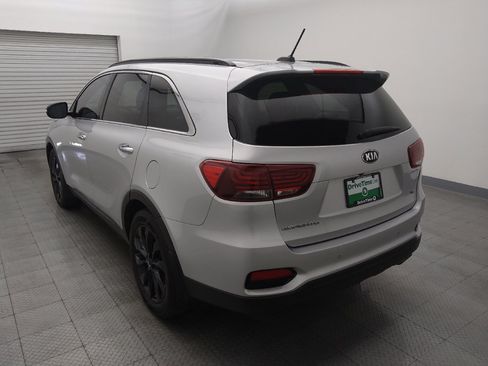 Used 2019 Kia Sorento S FWD image 5