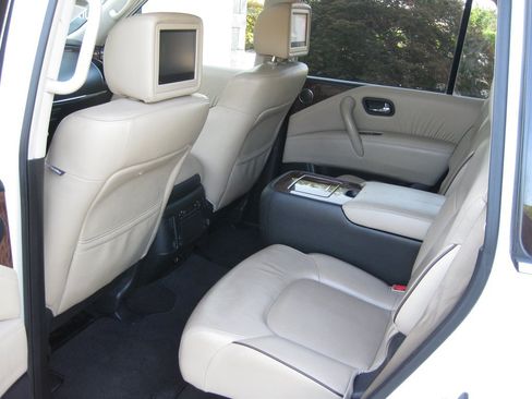 Used 2018 Nissan Armada Platinum w/ Captain Seat Package RWD image 27