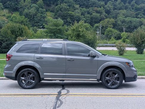 Used 2019 Dodge Journey Crossroad AWD/4WD image 4