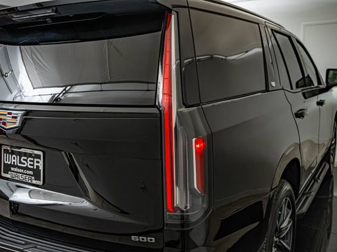 Used 2024 Cadillac Escalade Sport Platinum w/ Heavy-Duty Trailer Package AWD/4WD image 15