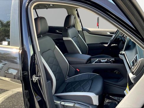New 2026 Volkswagen Atlas Peak Edition AWD/4WD image 30