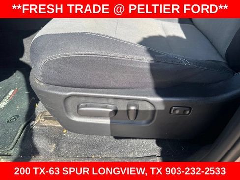 Used 2020 Toyota Tacoma TRD Sport AWD/4WD image 7