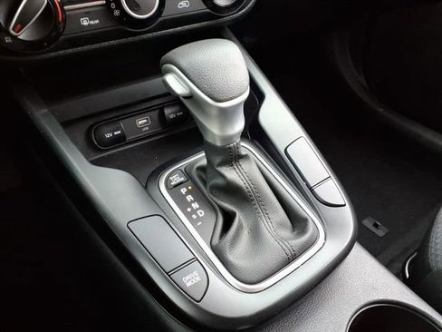 Used 2025 Kia Soul LX FWD image 22