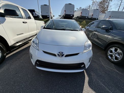 Used 2015 Toyota Prius Two image 5