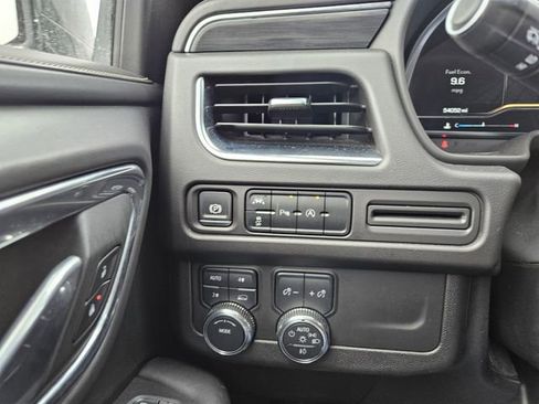 Used 2024 GMC Yukon XL SLT AWD/4WD image 19